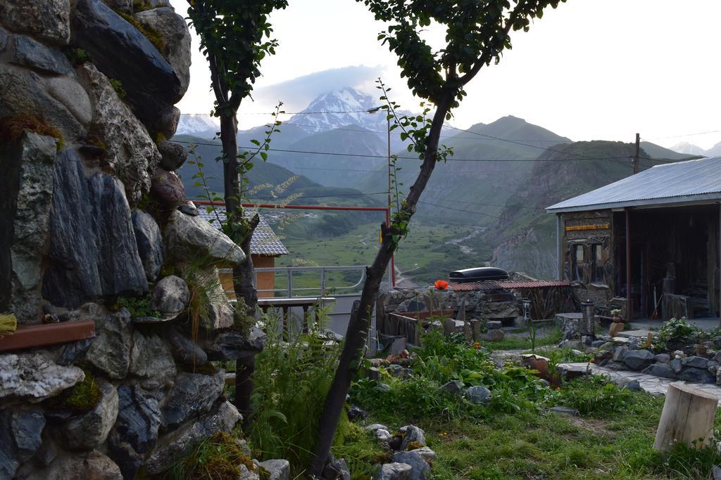 Qusha Guesthouse Meeting In The Mountains And Views คัซเบกี ภายนอก รูปภาพ
