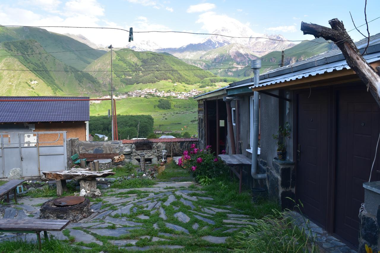 Qusha Guesthouse Meeting In The Mountains And Views คัซเบกี ภายนอก รูปภาพ